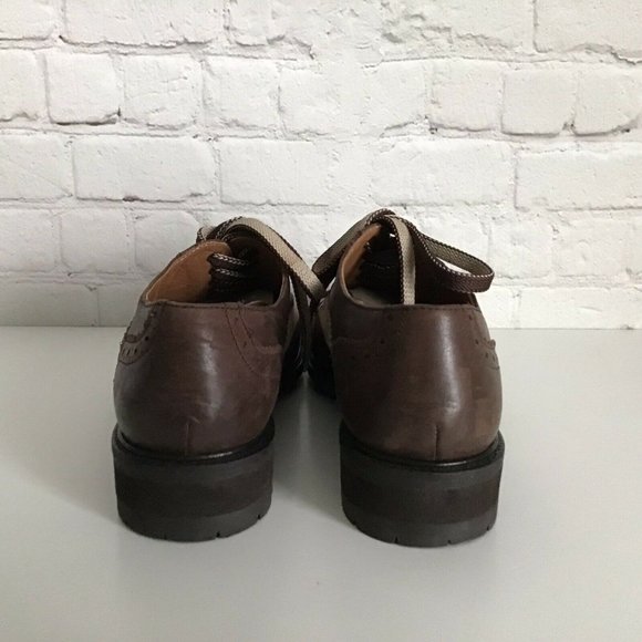 Bata Two Tone Perforated Wingtip Leather Oxfords EU 40 Brown Tan Lug Sole - Picture 6 of 10